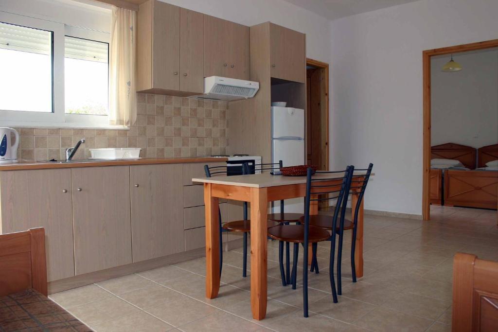 Evilion Hotel Stalós Habitación foto